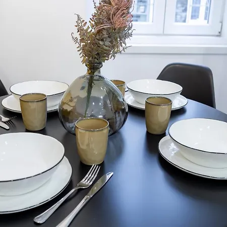 Stylish With An Arty Touch Fast Wifi Lejlighed Trieste