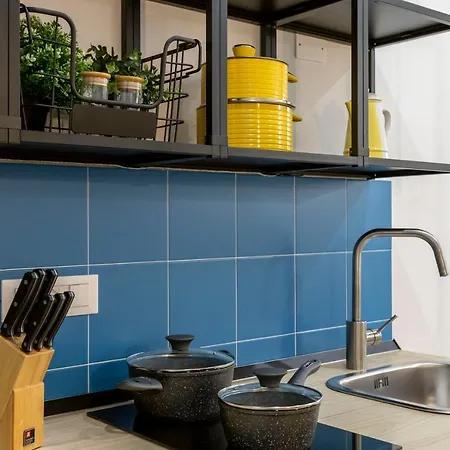 Stylish With An Arty Touch Fast Wifi