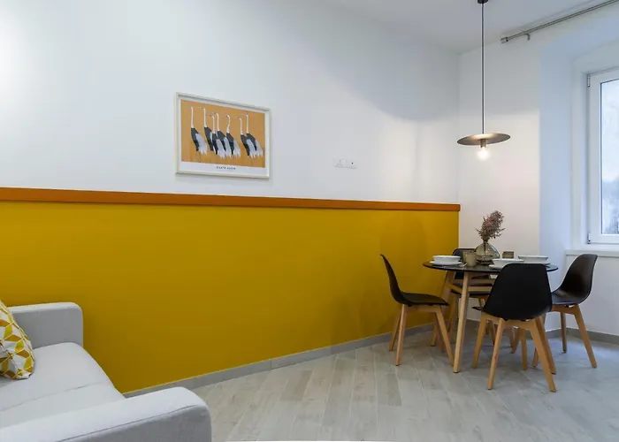 Stylish With An Arty Touch Fast Wifi Triëst