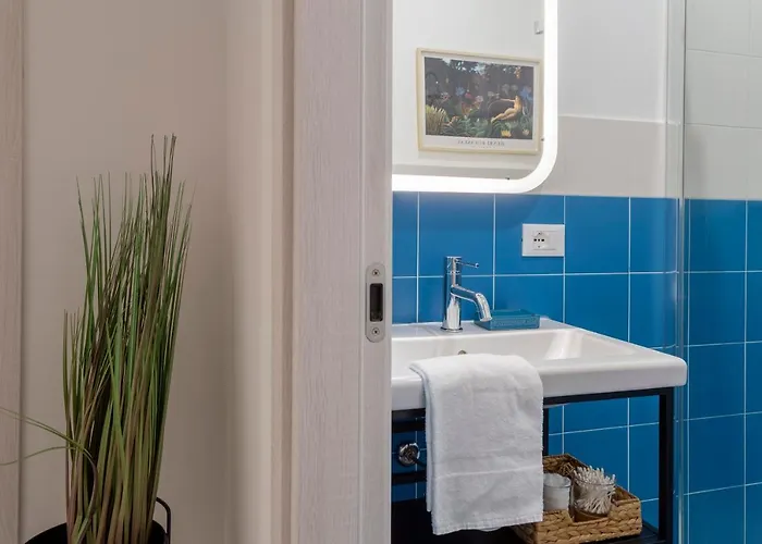 Stylish With An Arty Touch Fast Wifi